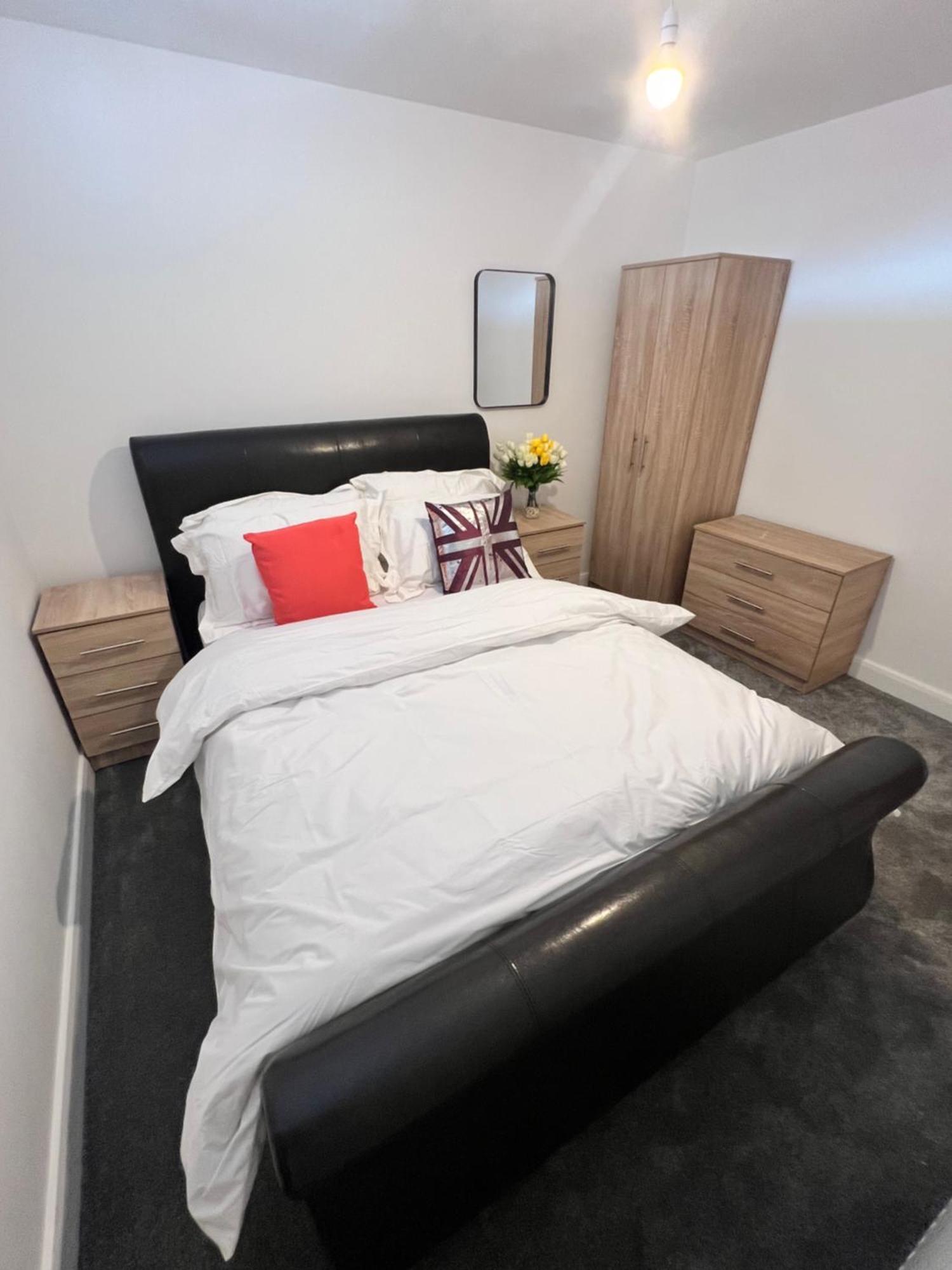 Flat 2 - Luxury Bolton City Centre Apartments Екстериор снимка