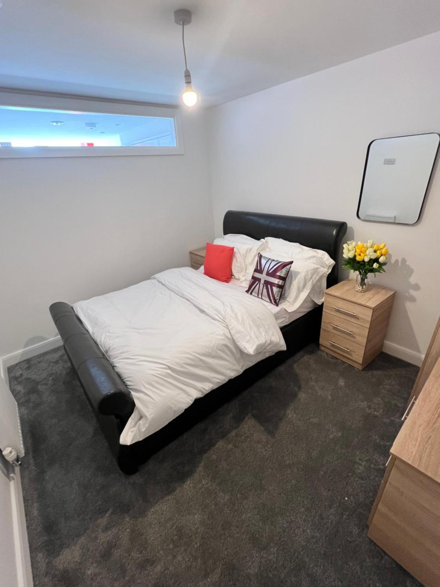 Flat 2 - Luxury Bolton City Centre Apartments Екстериор снимка